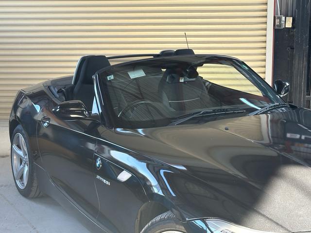 Ｚ４ ｓＤｒｉｖｅ２３ｉ　電動オープン／純正１７インチアルミホイール／パドルシフト／スポンジシート（4枚目）