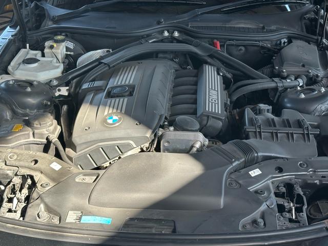 Ｚ４ ｓＤｒｉｖｅ２３ｉ　電動オープン／純正１７インチアルミホイール／パドルシフト／スポンジシート（17枚目）