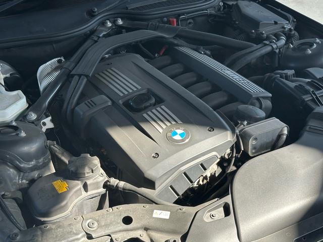 Ｚ４ ｓＤｒｉｖｅ２３ｉ　電動オープン／純正１７インチアルミホイール／パドルシフト／スポンジシート（18枚目）