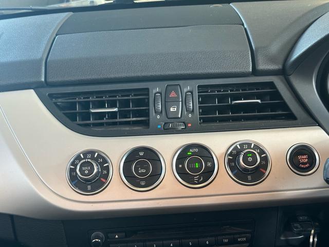 Ｚ４ ｓＤｒｉｖｅ２３ｉ　電動オープン／純正１７インチアルミホイール／パドルシフト／スポンジシート（34枚目）