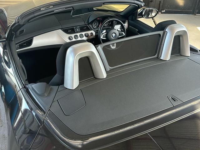 Ｚ４ ｓＤｒｉｖｅ２３ｉ　電動オープン／純正１７インチアルミホイール／パドルシフト／スポンジシート（49枚目）