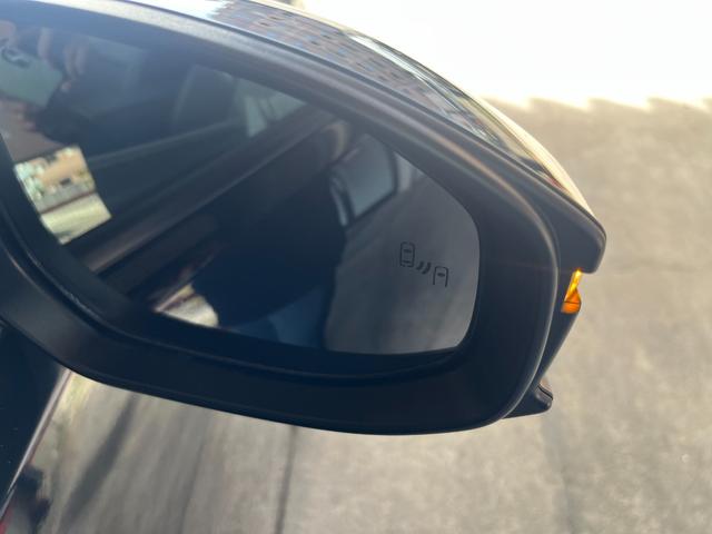 プリウス U 純正8インチディスプレィオーディオ・BSM・17インチ純正AW・シートヒーター・Bカメラ・ステアリングヒーター・ETC2.0・フルセグ・クルーズコントロール・セーフティセンス・レーンキープアシスト(6枚目)