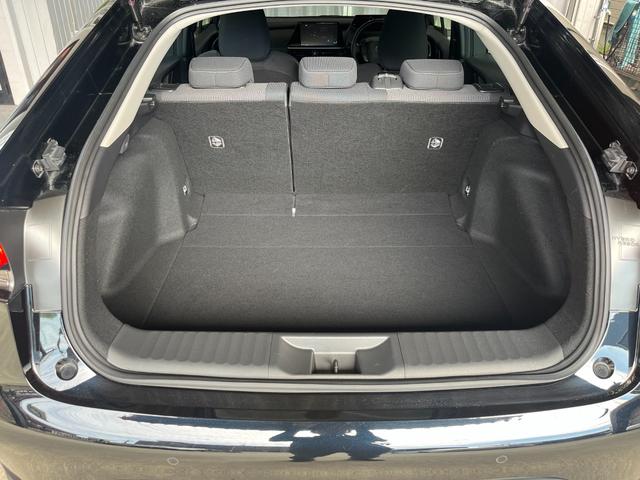 プリウス U 純正8インチディスプレィオーディオ・BSM・17インチ純正AW・シートヒーター・Bカメラ・ステアリングヒーター・ETC2.0・フルセグ・クルーズコントロール・セーフティセンス・レーンキープアシスト(15枚目)