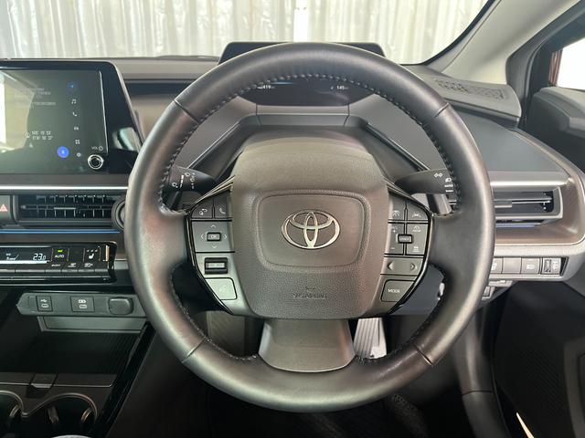 プリウス U 純正8インチディスプレィオーディオ・BSM・17インチ純正AW・シートヒーター・Bカメラ・ステアリングヒーター・ETC2.0・フルセグ・クルーズコントロール・セーフティセンス・レーンキープアシスト(17枚目)