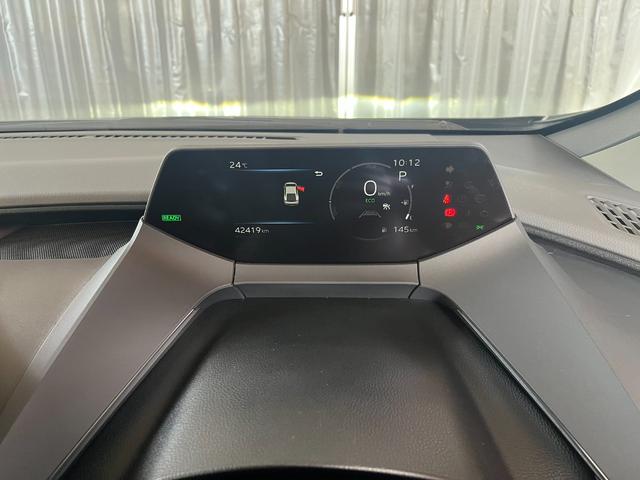 プリウス U 純正8インチディスプレィオーディオ・BSM・17インチ純正AW・シートヒーター・Bカメラ・ステアリングヒーター・ETC2.0・フルセグ・クルーズコントロール・セーフティセンス・レーンキープアシスト(19枚目)