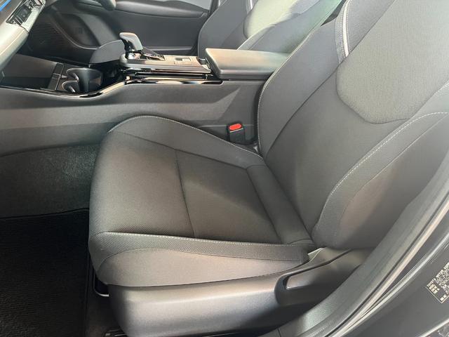 プリウス U 純正8インチディスプレィオーディオ・BSM・17インチ純正AW・シートヒーター・Bカメラ・ステアリングヒーター・ETC2.0・フルセグ・クルーズコントロール・セーフティセンス・レーンキープアシスト(28枚目)