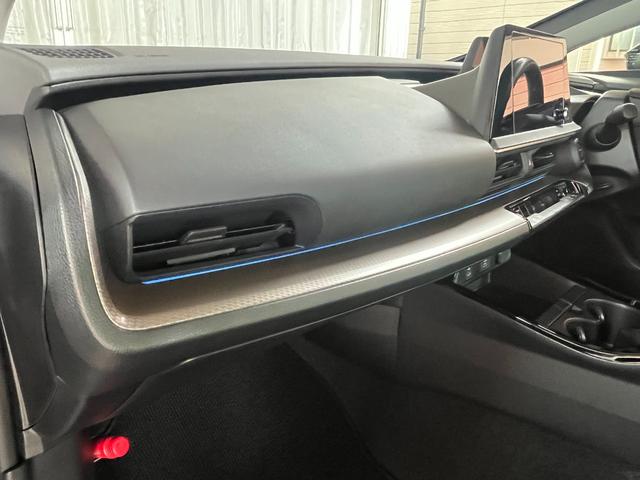 プリウス U 純正8インチディスプレィオーディオ・BSM・17インチ純正AW・シートヒーター・Bカメラ・ステアリングヒーター・ETC2.0・フルセグ・クルーズコントロール・セーフティセンス・レーンキープアシスト(29枚目)