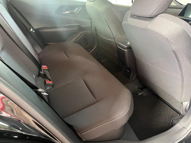 プリウス U 純正8インチディスプレィオーディオ・BSM・17インチ純正AW・シートヒーター・Bカメラ・ステアリングヒーター・ETC2.0・フルセグ・クルーズコントロール・セーフティセンス・レーンキープアシスト(32枚目)