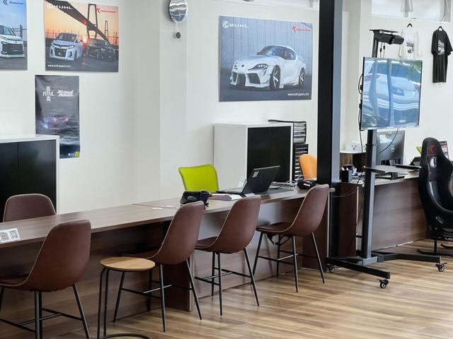 アルファード ２．５Ｓ　ＫＵＨＬカスタムＵＳＥＤコンプリートカー／ＫＵＨＬエアロ／ＢＬＩＴＺ車高調／ＶＥＲＺ－ＫＣＶ０４　２０インチアルミホイール／ＫＵＨＬオリジナルフロアマット／２色切り替えＬＥＤフォグランプ／禁煙車（64枚目）