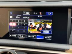 フルセグＴＶ付きです！同乗者の方も快適にお乗りいただけるお車です！静粛性も非常に高いお車ですので、室内空間はとてもラグジュアリーなものとなります。 5