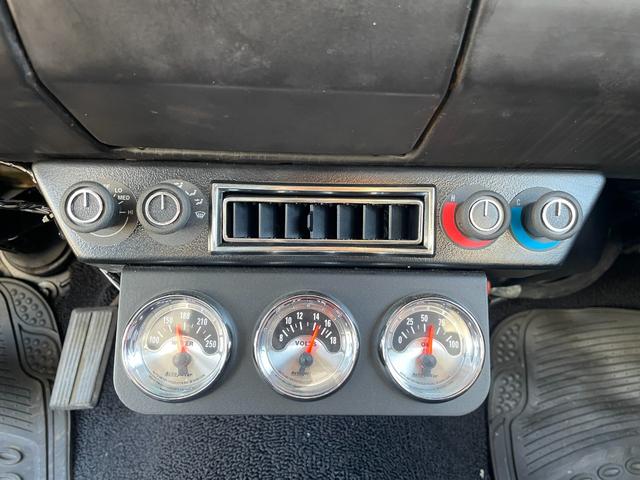 プリムスその他  1974ダスター ゴールドダスター ユーザー買取車 MSDデスビ 電動ファン パワステ 追加3連メーター 黒革 天井張替 グラント製ステアリング KENWOODオーディオ ETC(4枚目)