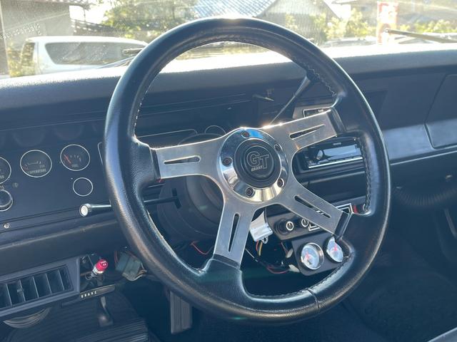 プリムスその他  1974ダスター ゴールドダスター ユーザー買取車 MSDデスビ 電動ファン パワステ 追加3連メーター 黒革 天井張替 グラント製ステアリング KENWOODオーディオ ETC(6枚目)