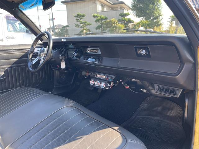プリムスその他  1974ダスター ゴールドダスター ユーザー買取車 MSDデスビ 電動ファン パワステ 追加3連メーター 黒革 天井張替 グラント製ステアリング KENWOODオーディオ ETC(31枚目)
