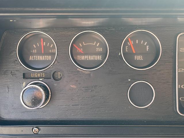 プリムスその他  1974ダスター ゴールドダスター ユーザー買取車 MSDデスビ 電動ファン パワステ 追加3連メーター 黒革 天井張替 グラント製ステアリング KENWOODオーディオ ETC(33枚目)