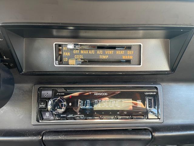 プリムスその他  1974ダスター ゴールドダスター ユーザー買取車 MSDデスビ 電動ファン パワステ 追加3連メーター 黒革 天井張替 グラント製ステアリング KENWOODオーディオ ETC(36枚目)