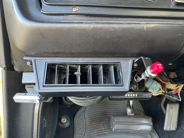 プリムスその他  1974ダスター ゴールドダスター ユーザー買取車 MSDデスビ 電動ファン パワステ 追加3連メーター 黒革 天井張替 グラント製ステアリング KENWOODオーディオ ETC(37枚目)