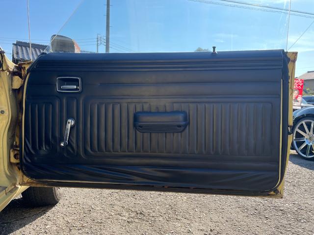 プリムスその他  1974ダスター ゴールドダスター ユーザー買取車 MSDデスビ 電動ファン パワステ 追加3連メーター 黒革 天井張替 グラント製ステアリング KENWOODオーディオ ETC(40枚目)