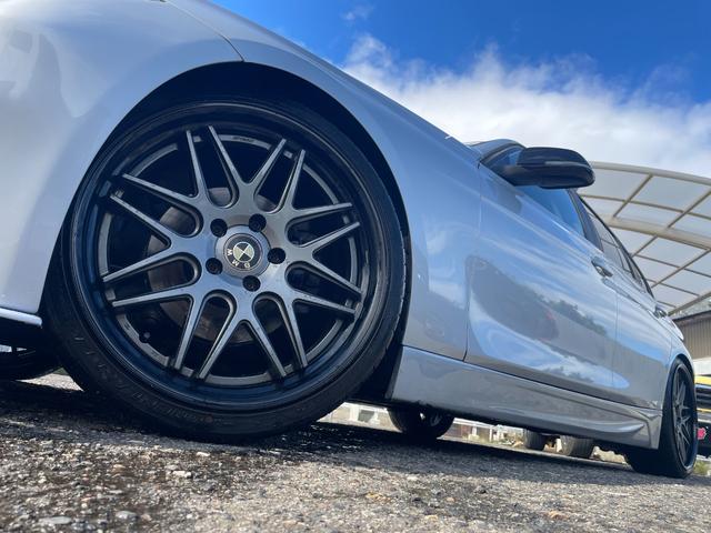 ３シリーズ ３２０ｉ　自社買取　６ＭＴ　Ａ－ＲＥＡＬエアロ　ＲＥＭＵＳ４本出しマフラー　ＢＣレーシング車高調　ＷＯＲＫ２０インチアルミ　リアスポイラー　ナビ　バックカメラ　ミラー一体型ＥＴＣ　メモリー機能付きパワーシート（22枚目）