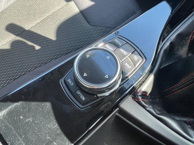 ３シリーズ ３２０ｉ　自社買取　６ＭＴ　Ａ－ＲＥＡＬエアロ　ＲＥＭＵＳ４本出しマフラー　ＢＣレーシング車高調　ＷＯＲＫ２０インチアルミ　リアスポイラー　ナビ　バックカメラ　ミラー一体型ＥＴＣ　メモリー機能付きパワーシート（33枚目）