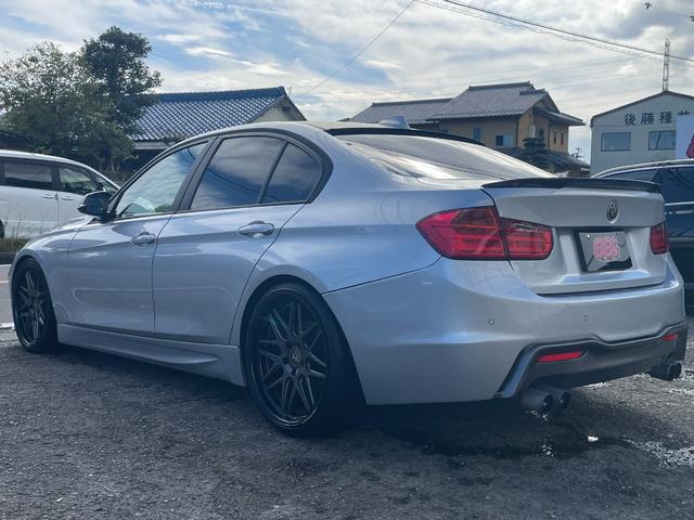 ３シリーズ ３２０ｉ　自社買取　６ＭＴ　Ａ－ＲＥＡＬエアロ　ＲＥＭＵＳ４本出しマフラー　ＢＣレーシング車高調　ＷＯＲＫ２０インチアルミ　リアスポイラー　ナビ　バックカメラ　ミラー一体型ＥＴＣ　メモリー機能付きパワーシート（41枚目）