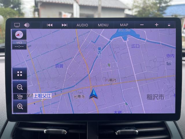 エクスプローラー リミテッド　エコブースト　サンルーフ　黒革　ジオバンナ２２インチアルミ　フリップダウンモニター　バックカメラ　ナビ　ＥＴＣ　パワーバックゲート　メモリーパワーシート　シートヒーター＆クーラー　クリアランスソナー　ルーフレール（7枚目）