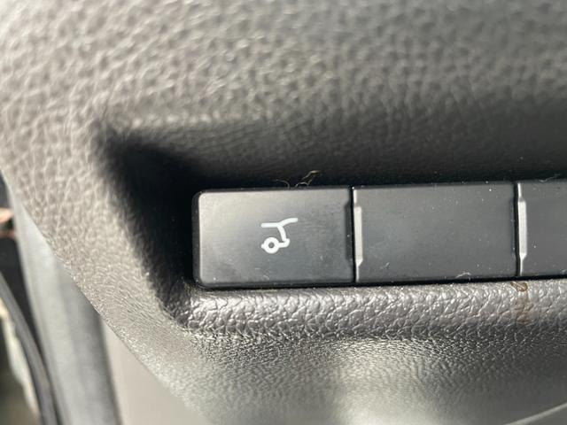 エクスプローラー リミテッド　エコブースト　サンルーフ　黒革　ジオバンナ２２インチアルミ　フリップダウンモニター　バックカメラ　ナビ　ＥＴＣ　パワーバックゲート　メモリーパワーシート　シートヒーター＆クーラー　クリアランスソナー　ルーフレール（11枚目）