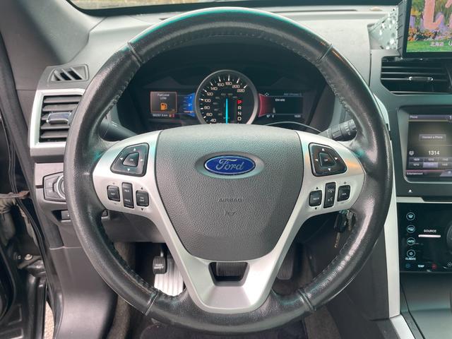 エクスプローラー リミテッド　エコブースト　サンルーフ　黒革　ジオバンナ２２インチアルミ　フリップダウンモニター　バックカメラ　ナビ　ＥＴＣ　パワーバックゲート　メモリーパワーシート　シートヒーター＆クーラー　クリアランスソナー　ルーフレール（12枚目）