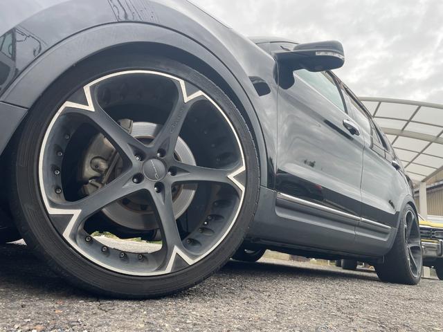 エクスプローラー リミテッド　エコブースト　サンルーフ　黒革　ジオバンナ２２インチアルミ　フリップダウンモニター　バックカメラ　ナビ　ＥＴＣ　パワーバックゲート　メモリーパワーシート　シートヒーター＆クーラー　クリアランスソナー　ルーフレール（25枚目）