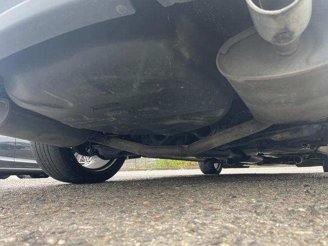 エクスプローラー リミテッド　エコブースト　サンルーフ　黒革　ジオバンナ２２インチアルミ　フリップダウンモニター　バックカメラ　ナビ　ＥＴＣ　パワーバックゲート　メモリーパワーシート　シートヒーター＆クーラー　クリアランスソナー　ルーフレール（29枚目）