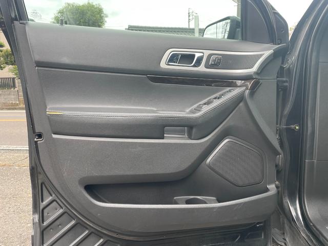 エクスプローラー リミテッド　エコブースト　サンルーフ　黒革　ジオバンナ２２インチアルミ　フリップダウンモニター　バックカメラ　ナビ　ＥＴＣ　パワーバックゲート　メモリーパワーシート　シートヒーター＆クーラー　クリアランスソナー　ルーフレール（36枚目）