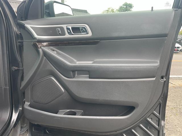 エクスプローラー リミテッド　エコブースト　サンルーフ　黒革　ジオバンナ２２インチアルミ　フリップダウンモニター　バックカメラ　ナビ　ＥＴＣ　パワーバックゲート　メモリーパワーシート　シートヒーター＆クーラー　クリアランスソナー　ルーフレール（37枚目）