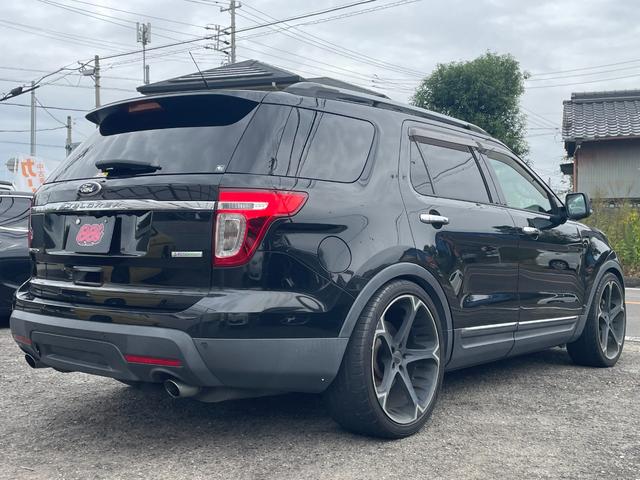 エクスプローラー リミテッド　エコブースト　サンルーフ　黒革　ジオバンナ２２インチアルミ　フリップダウンモニター　バックカメラ　ナビ　ＥＴＣ　パワーバックゲート　メモリーパワーシート　シートヒーター＆クーラー　クリアランスソナー　ルーフレール（41枚目）