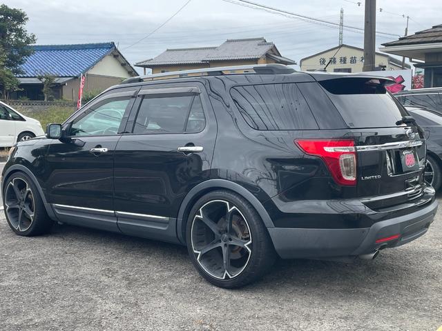 エクスプローラー リミテッド　エコブースト　サンルーフ　黒革　ジオバンナ２２インチアルミ　フリップダウンモニター　バックカメラ　ナビ　ＥＴＣ　パワーバックゲート　メモリーパワーシート　シートヒーター＆クーラー　クリアランスソナー　ルーフレール（43枚目）