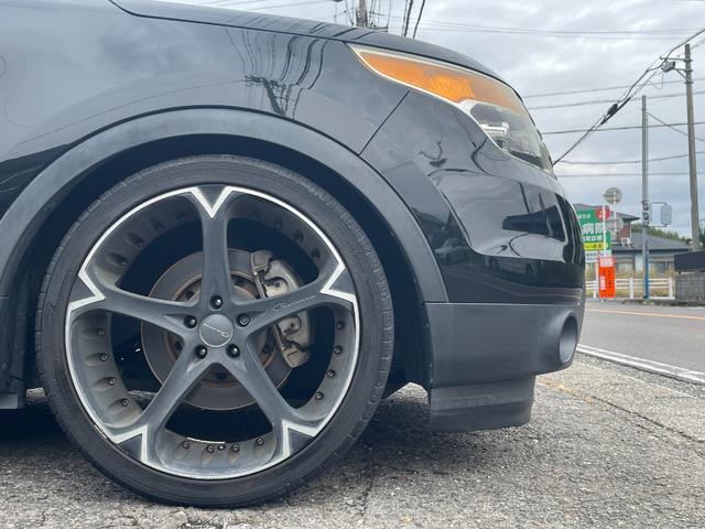 エクスプローラー リミテッド　エコブースト　サンルーフ　黒革　ジオバンナ２２インチアルミ　フリップダウンモニター　バックカメラ　ナビ　ＥＴＣ　パワーバックゲート　メモリーパワーシート　シートヒーター＆クーラー　クリアランスソナー　ルーフレール（45枚目）