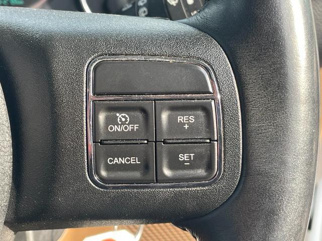 ジープ・ラングラーアンリミテッド サハラ Rugged Ridgeアイアンバンパー JAOS2インチリフトアップ キット FUEL17インチアルミ オーバーフェンダー ナビ フルセグTV バック・サイドカメラ ETC 純正サブウーハー(15枚目)