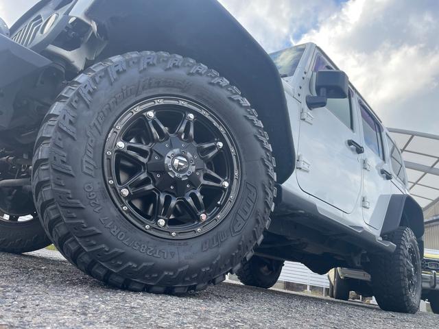 ジープ・ラングラーアンリミテッド サハラ Rugged Ridgeアイアンバンパー JAOS2インチリフトアップ キット FUEL17インチアルミ オーバーフェンダー ナビ フルセグTV バック・サイドカメラ ETC 純正サブウーハー(23枚目)