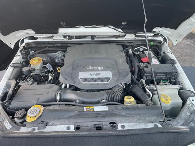 ジープ・ラングラーアンリミテッド サハラ Rugged Ridgeアイアンバンパー JAOS2インチリフトアップ キット FUEL17インチアルミ オーバーフェンダー ナビ フルセグTV バック・サイドカメラ ETC 純正サブウーハー(30枚目)