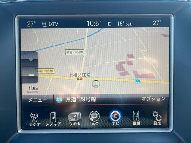 ジープ・グランドチェロキー リミテッド　後期　オーバーフェンダー　ヒッチメンバー　黒本革　シートヒーター＆クーラー　純正ナビ　フルセグＴＶ　バックカメラ　Ｂｌｕｅｔｏｏｔｈ　ＥＴＣ　ドラレコ　パワーリアゲート　エアサス　ステアリングヒーター（7枚目）