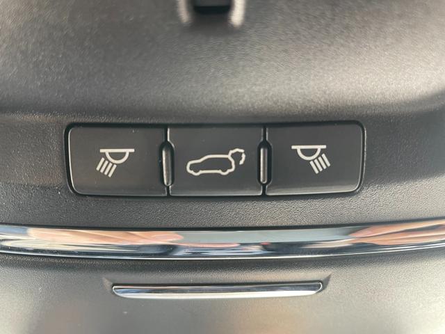 ジープ・グランドチェロキー リミテッド　後期　オーバーフェンダー　ヒッチメンバー　黒本革　シートヒーター＆クーラー　純正ナビ　フルセグＴＶ　バックカメラ　Ｂｌｕｅｔｏｏｔｈ　ＥＴＣ　ドラレコ　パワーリアゲート　エアサス　ステアリングヒーター（12枚目）