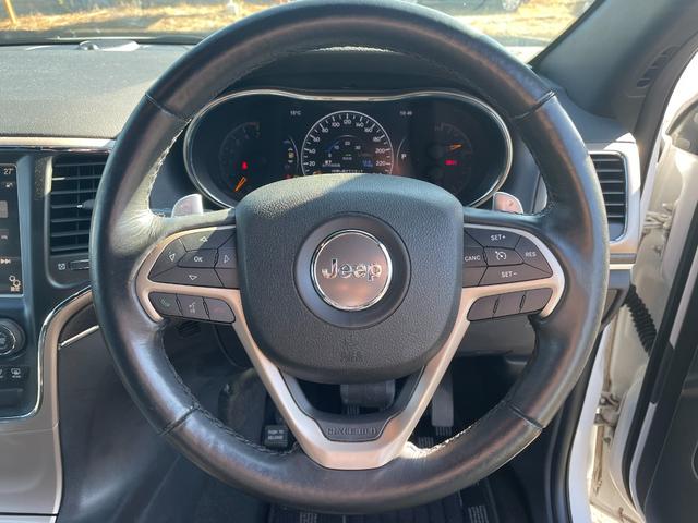 ジープ・グランドチェロキー リミテッド　後期　オーバーフェンダー　ヒッチメンバー　黒本革　シートヒーター＆クーラー　純正ナビ　フルセグＴＶ　バックカメラ　Ｂｌｕｅｔｏｏｔｈ　ＥＴＣ　ドラレコ　パワーリアゲート　エアサス　ステアリングヒーター（14枚目）