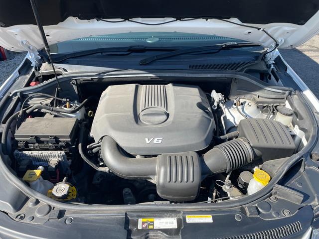 ジープ・グランドチェロキー リミテッド　後期　オーバーフェンダー　ヒッチメンバー　黒本革　シートヒーター＆クーラー　純正ナビ　フルセグＴＶ　バックカメラ　Ｂｌｕｅｔｏｏｔｈ　ＥＴＣ　ドラレコ　パワーリアゲート　エアサス　ステアリングヒーター（31枚目）