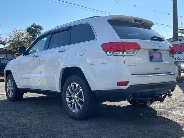 ジープ・グランドチェロキー リミテッド　後期　オーバーフェンダー　ヒッチメンバー　黒本革　シートヒーター＆クーラー　純正ナビ　フルセグＴＶ　バックカメラ　Ｂｌｕｅｔｏｏｔｈ　ＥＴＣ　ドラレコ　パワーリアゲート　エアサス　ステアリングヒーター（45枚目）