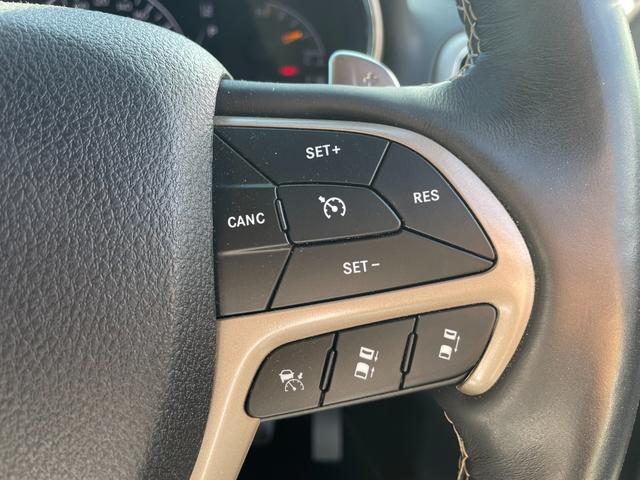 ジープ・グランドチェロキー リミテッド 後期 ワンオーナー エアサス パワーバックゲート 黒本革シート シートヒーター&クーラー メモリーパワーシート ナビ フルセグ バックカメラ ETC Bluetooth 純正18インチアルミ HID(16枚目)