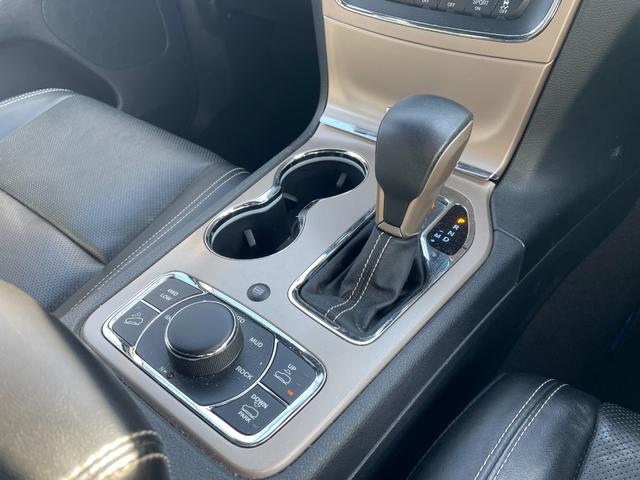 ジープ・グランドチェロキー リミテッド 後期 ワンオーナー エアサス パワーバックゲート 黒本革シート シートヒーター&クーラー メモリーパワーシート ナビ フルセグ バックカメラ ETC Bluetooth 純正18インチアルミ HID(33枚目)