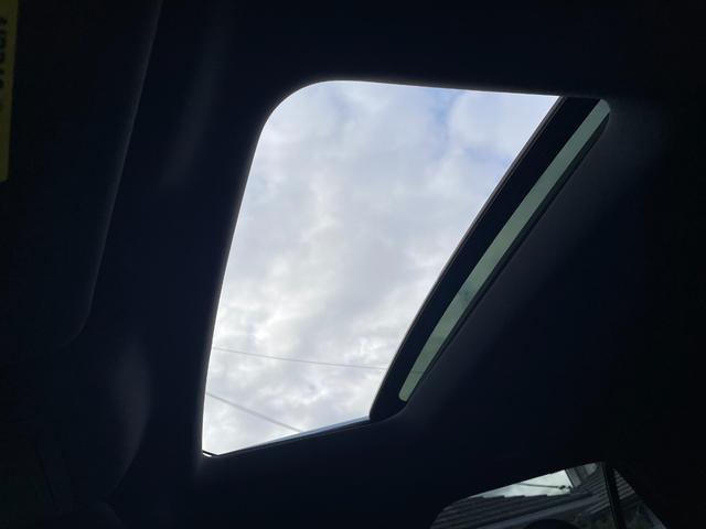 エクスプローラー XLT エコブースト サンルーフ CURTヒッチメンバー ルーフレール ルーフキャリア 黒革 バック・サイドカメラ Bluetooth ETC 純正20インチブラックホイール 革巻きステアリング クルーズコントロール(5枚目)