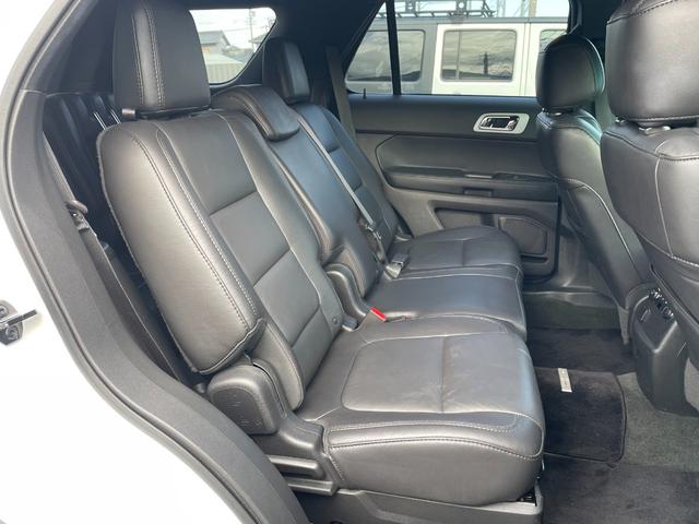 エクスプローラー XLT エコブースト サンルーフ CURTヒッチメンバー ルーフレール ルーフキャリア 黒革 バック・サイドカメラ Bluetooth ETC 純正20インチブラックホイール 革巻きステアリング クルーズコントロール(15枚目)