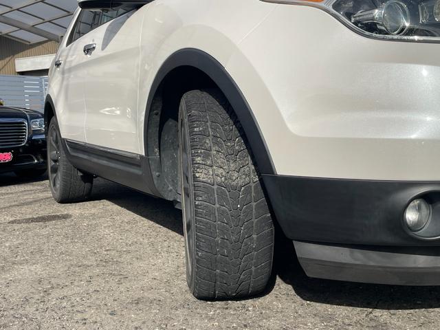 エクスプローラー XLT エコブースト サンルーフ CURTヒッチメンバー ルーフレール ルーフキャリア 黒革 バック・サイドカメラ Bluetooth ETC 純正20インチブラックホイール 革巻きステアリング クルーズコントロール(22枚目)