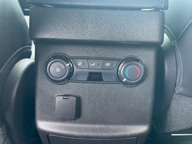 エクスプローラー XLT エコブースト サンルーフ CURTヒッチメンバー ルーフレール ルーフキャリア 黒革 バック・サイドカメラ Bluetooth ETC 純正20インチブラックホイール 革巻きステアリング クルーズコントロール(32枚目)