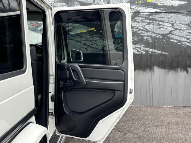 Gクラス G350d ラグジュアリーpkg ブラックレザーシート サンルーフ 純正ナビ 地デジTV バックカメラ レーダー探知機 ETC シートヒーター パーキングセンサー(26枚目)