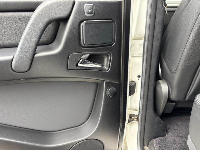 Gクラス G350d ラグジュアリーpkg ブラックレザーシート サンルーフ 純正ナビ 地デジTV バックカメラ レーダー探知機 ETC シートヒーター パーキングセンサー(29枚目)